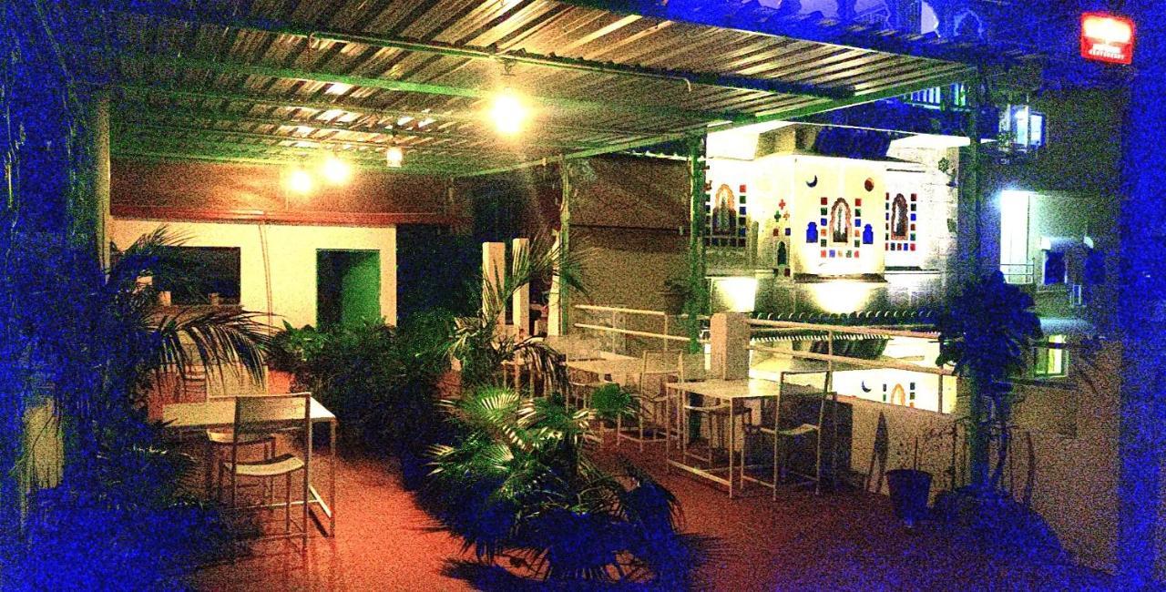 Hotel Shiv Palace Udaipur Buitenkant foto