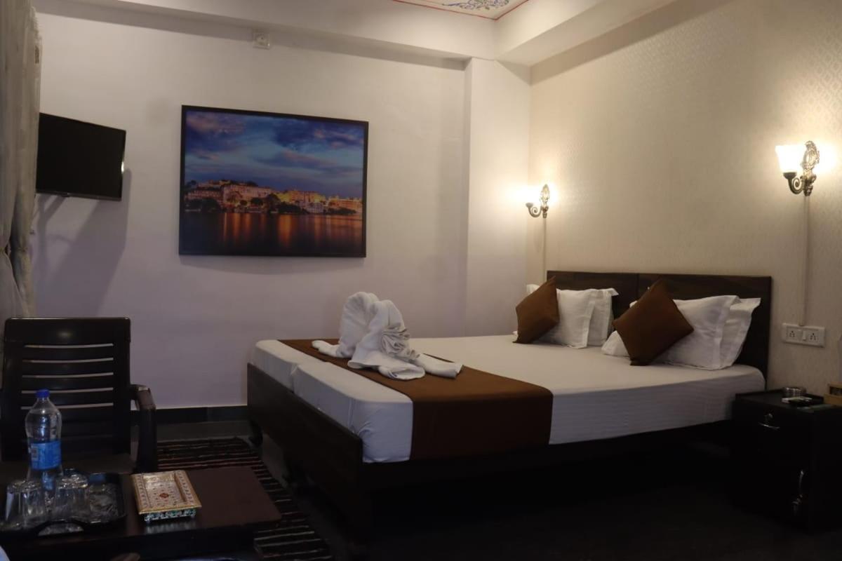 Hotel Shiv Palace Udaipur Buitenkant foto