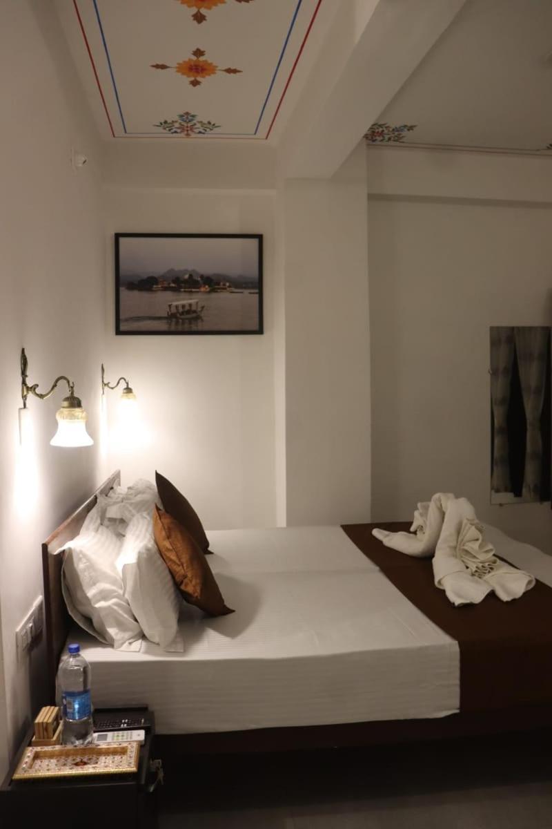 Hotel Shiv Palace Udaipur Buitenkant foto