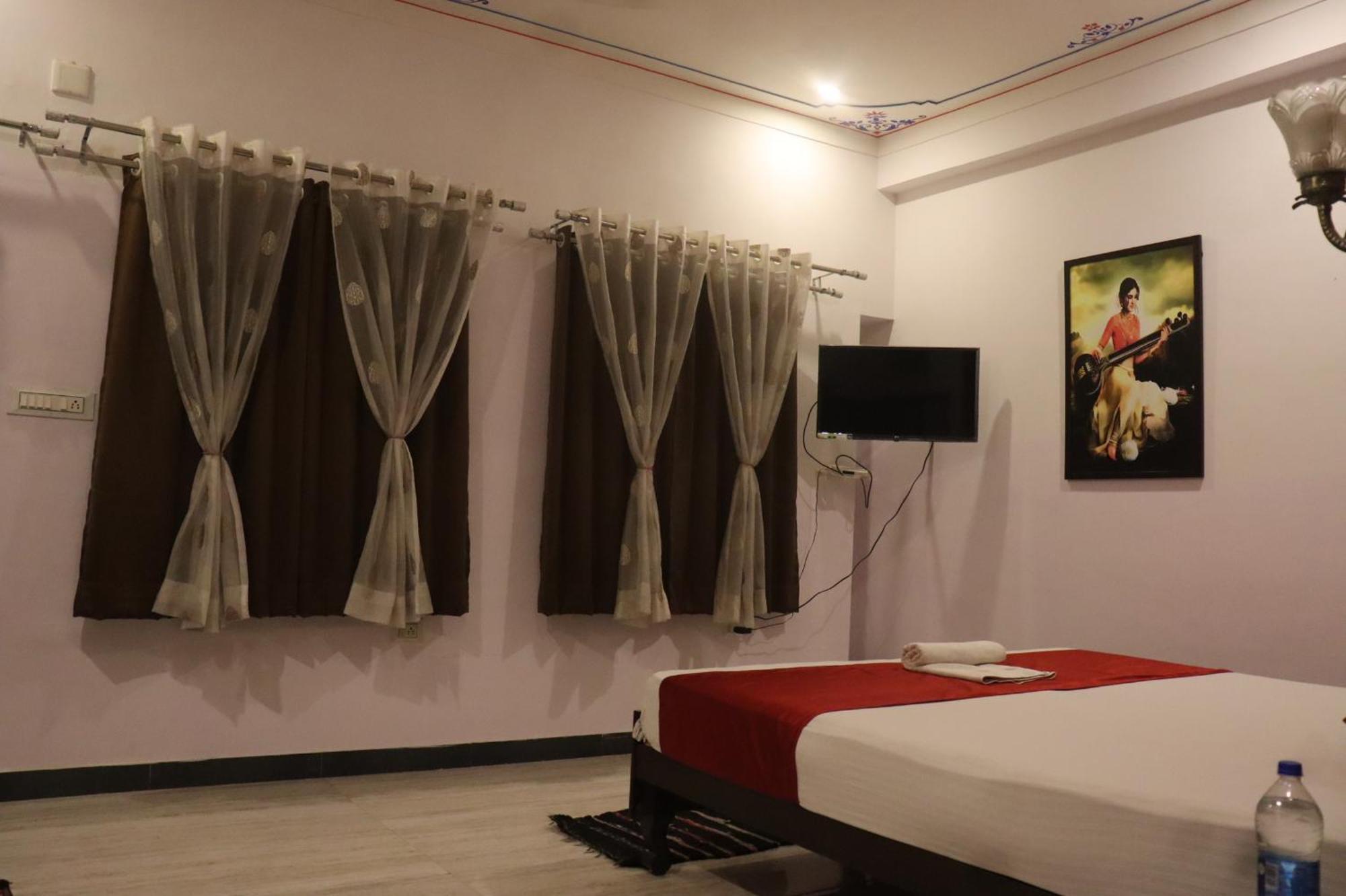 Hotel Shiv Palace Udaipur Buitenkant foto