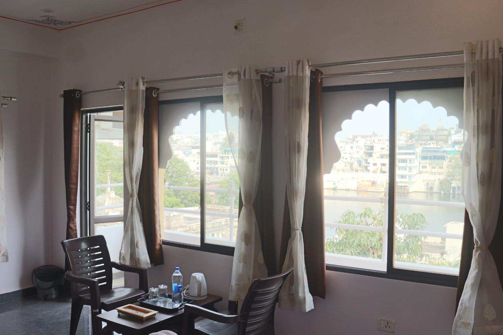 Hotel Shiv Palace Udaipur Kamer foto