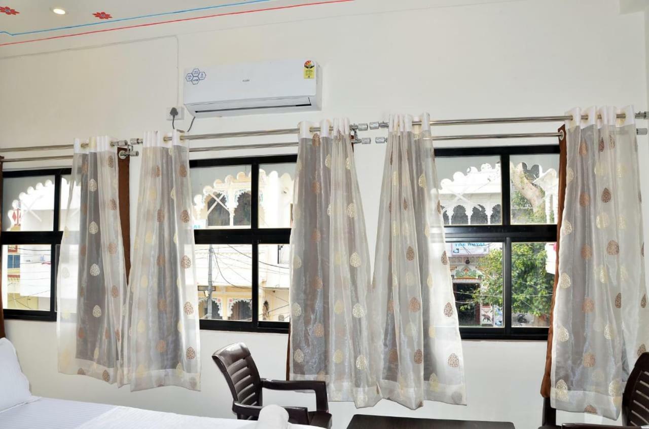 Hotel Shiv Palace Udaipur Buitenkant foto